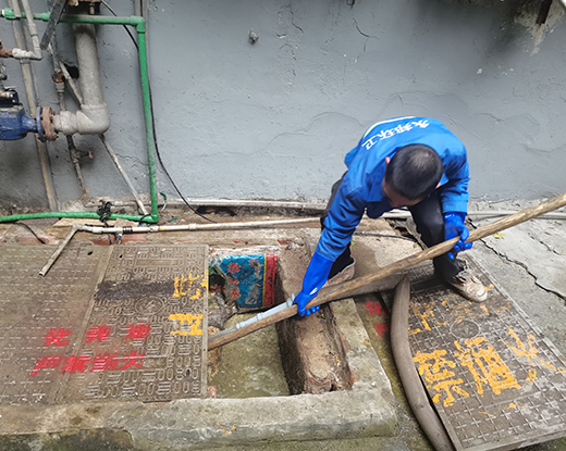 海伦清掏化粪池
